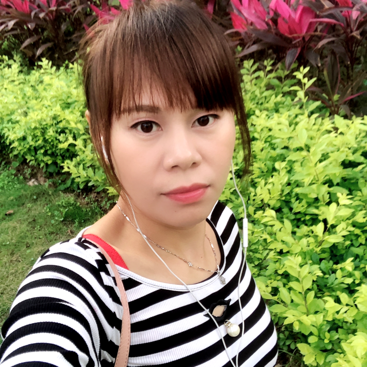 平凡的小女孩的照片