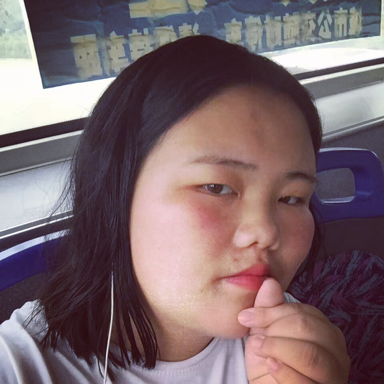 安详邂逅发卡的照片