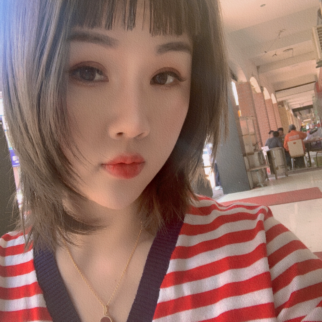 殷勤漫步铃铛的照片