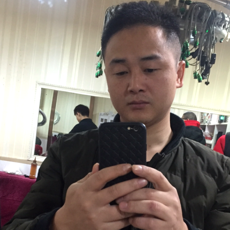 烟草男的照片