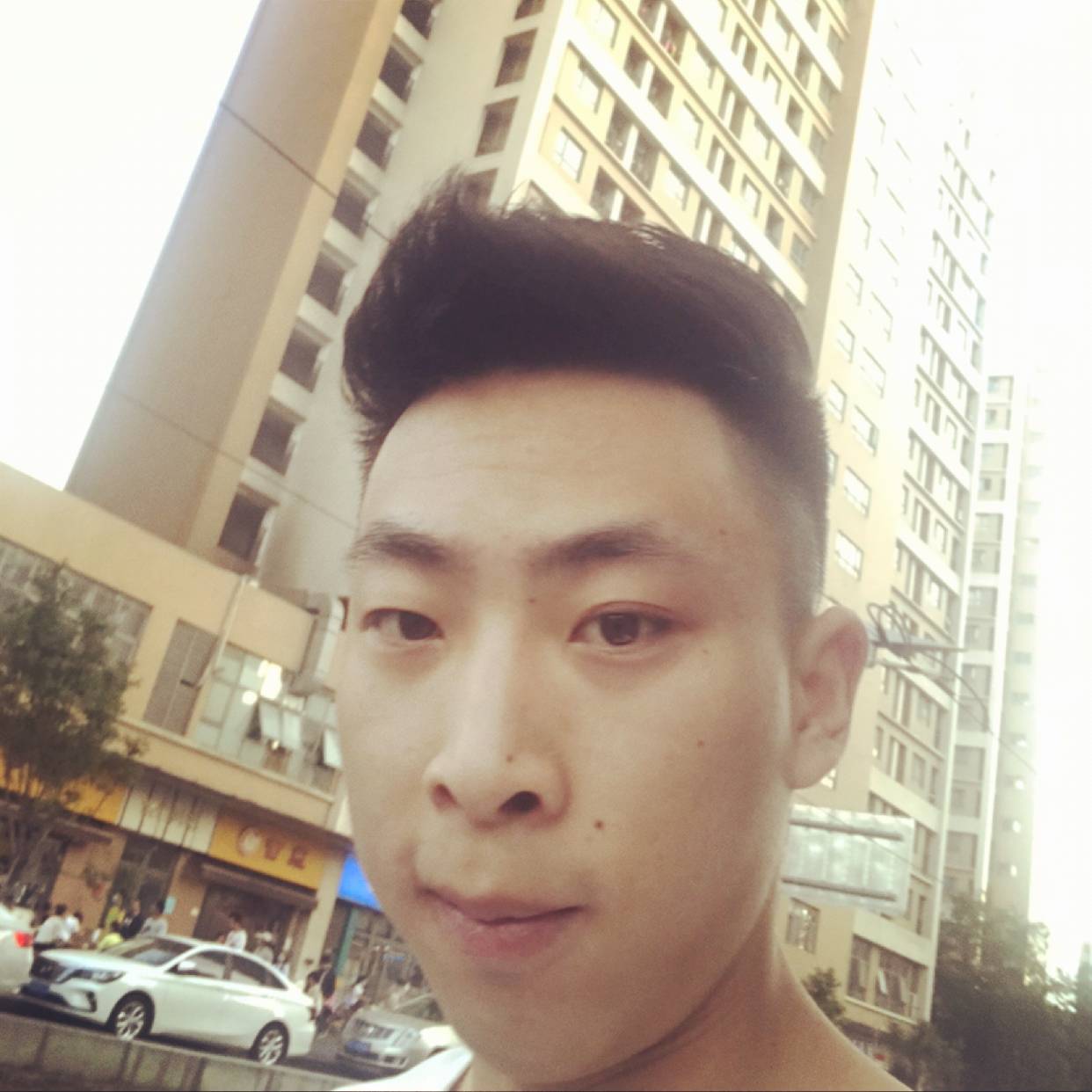 火扯英俊的照片