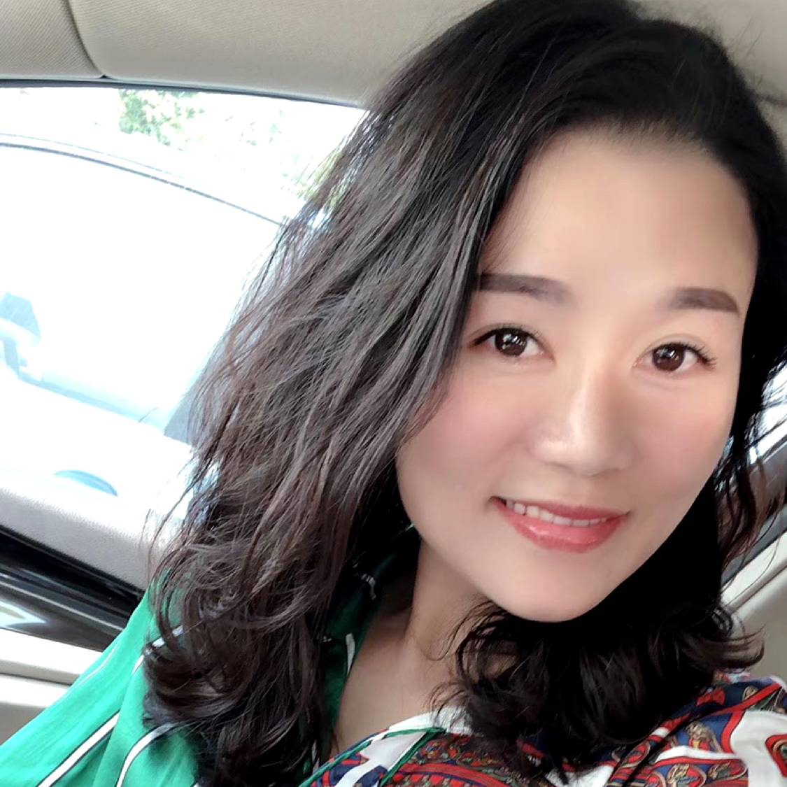 绿茶蹁跹眼睛大的照片