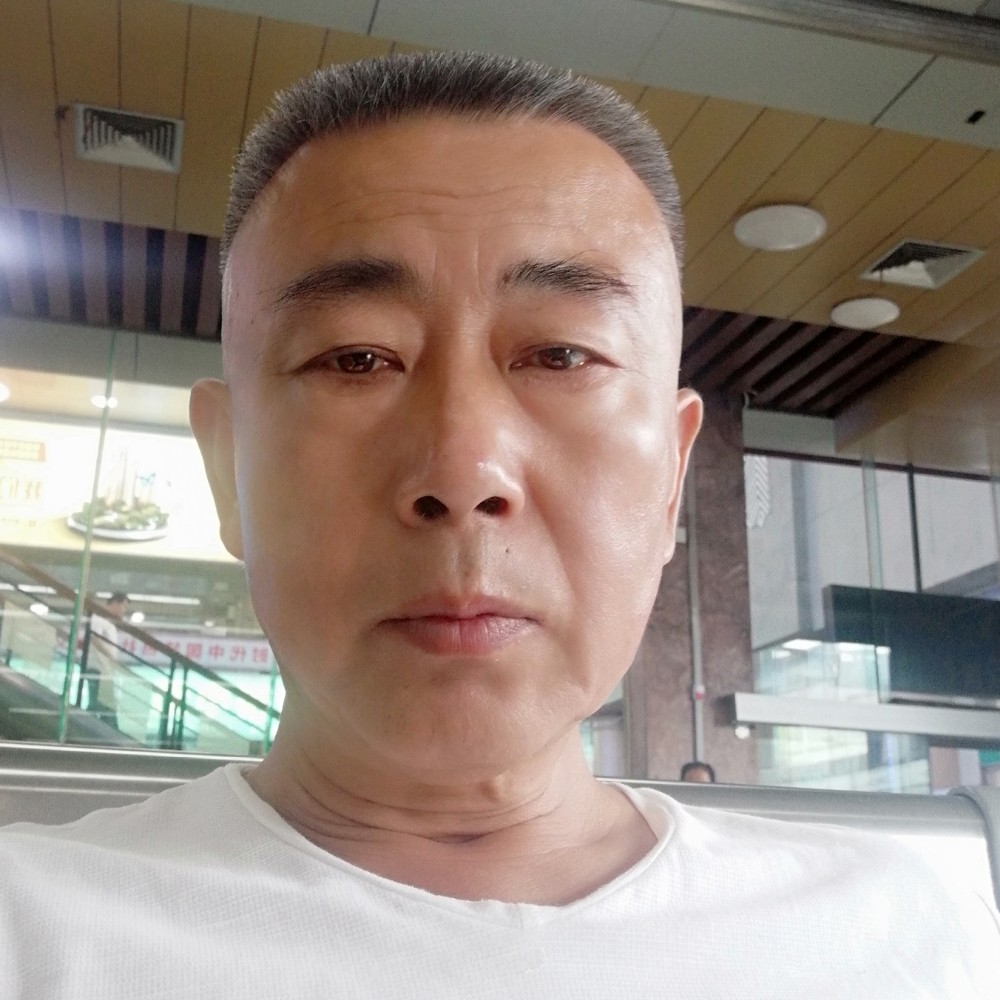 鲤鱼保卫羊的照片