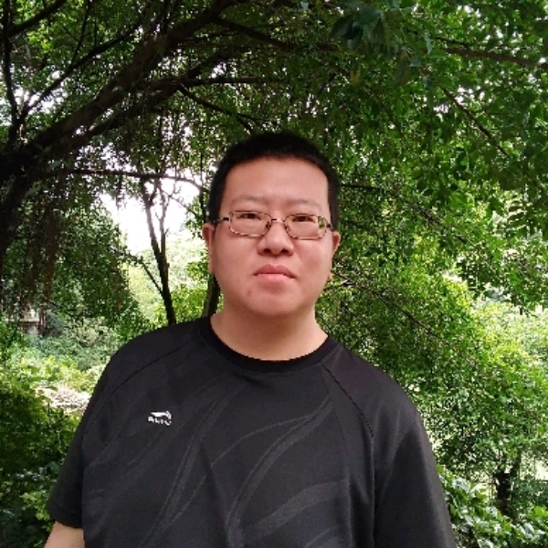 石日卜的照片