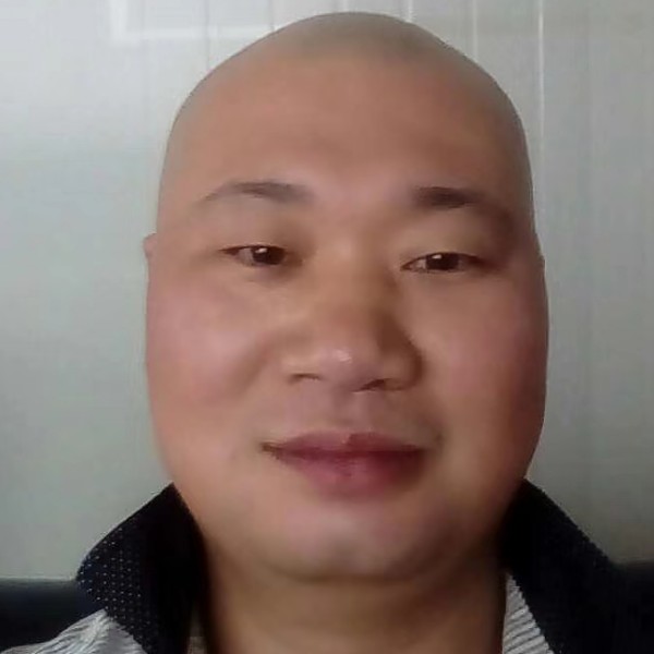 方洪的照片