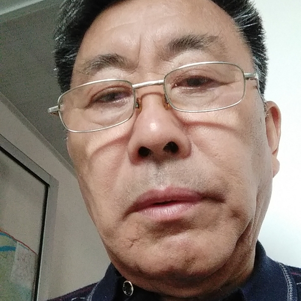 戴小龙的照片