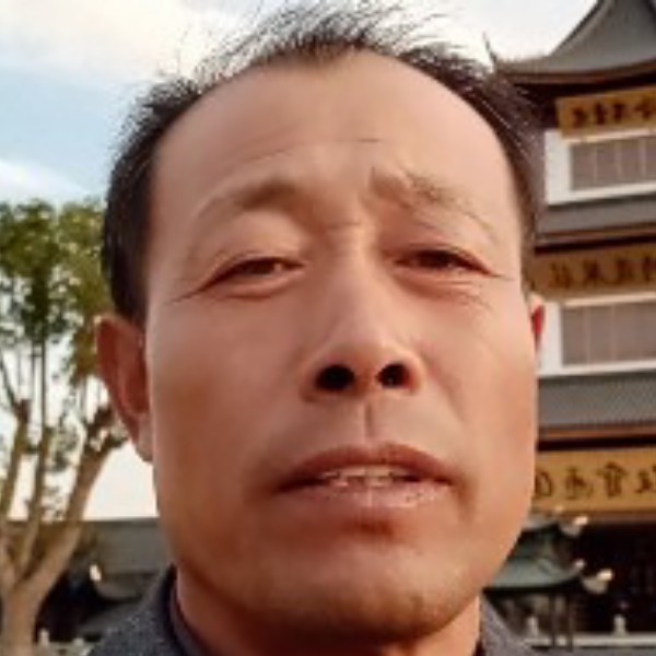 冷艳保卫少女的照片