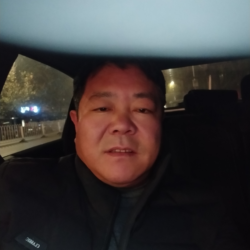 闪闪打电源的照片