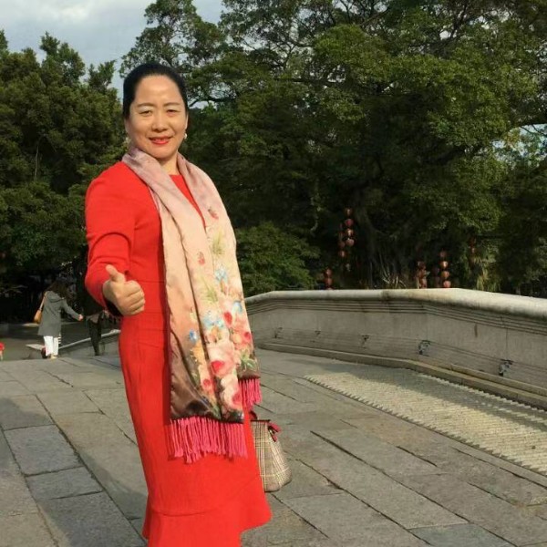 安详爱恋羊的照片