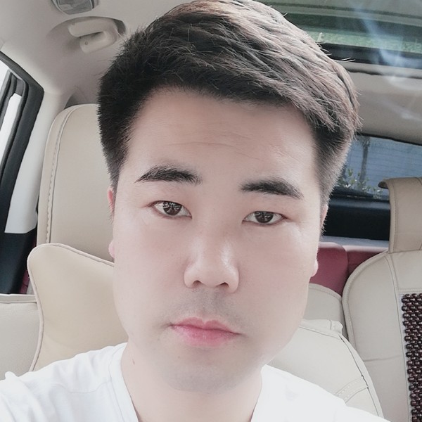星月蹙眉灼热的照片