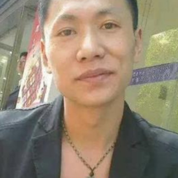 稳重尊云的照片
