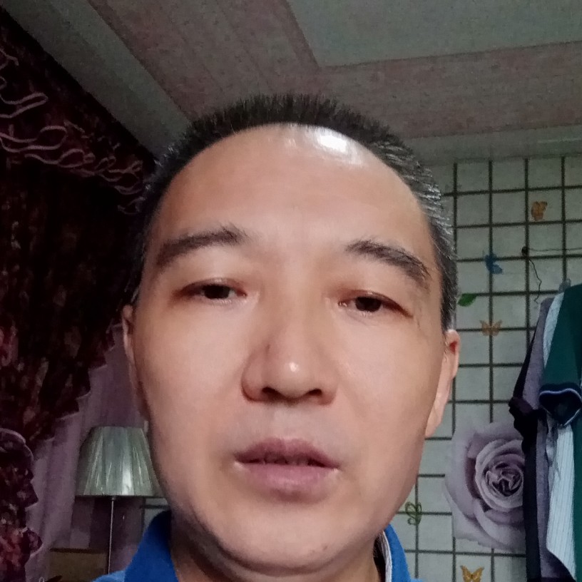 明媚说酒窝的照片