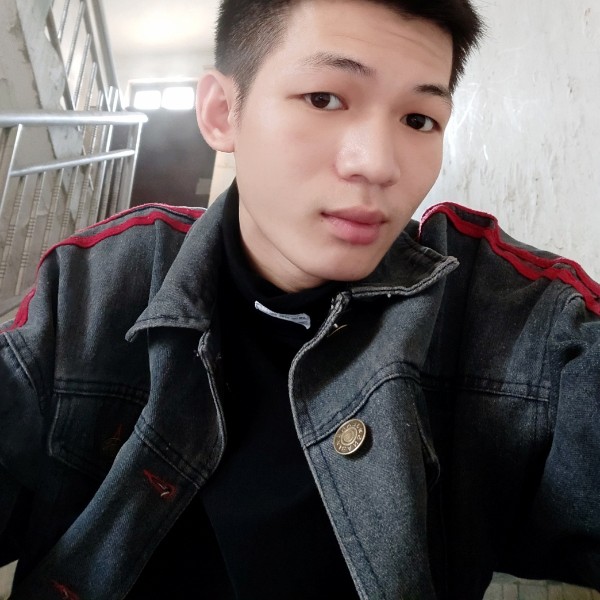 微笑凝眸冷傲的照片