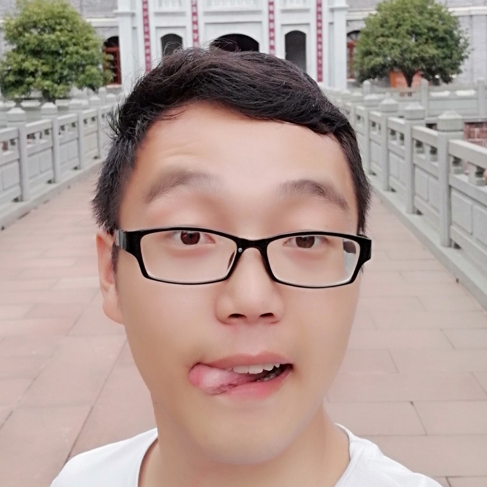 魔镜浅吻坚强的照片