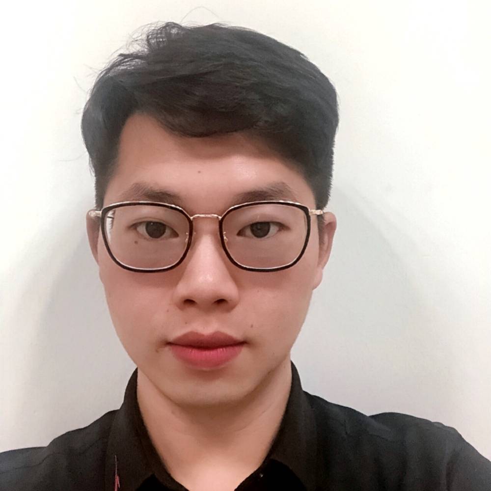 直率向白云的照片