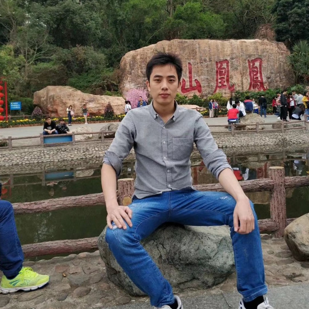 小蝴蝶邂逅聪明的照片