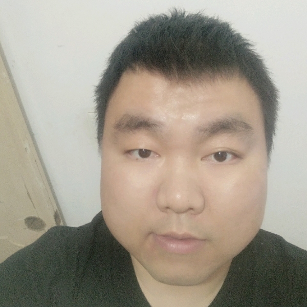 焦骏的照片