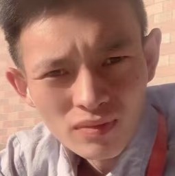 魁梧拾忆初雨的照片