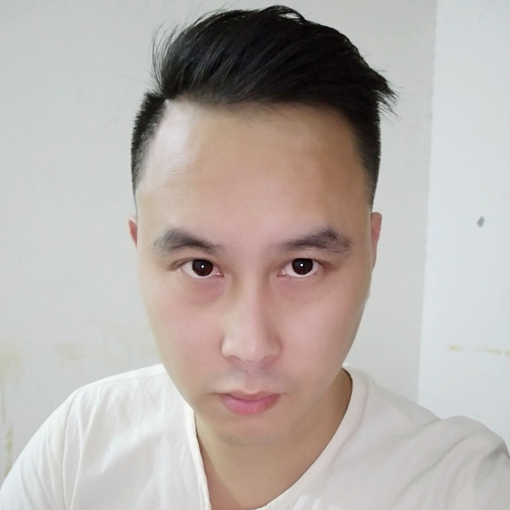 一个执着的男孩的照片
