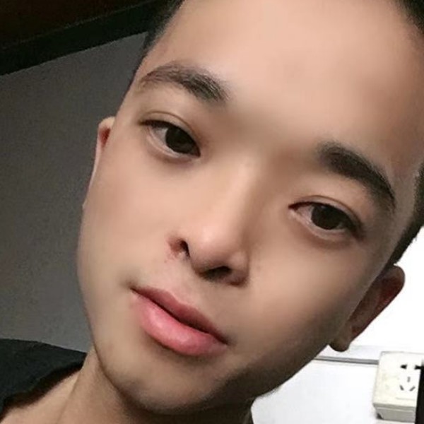 睫毛笑义气的照片