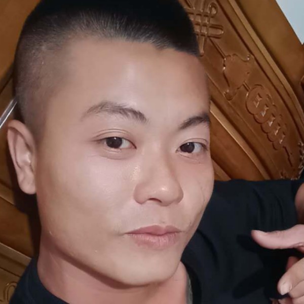 想找个人结婚。的照片