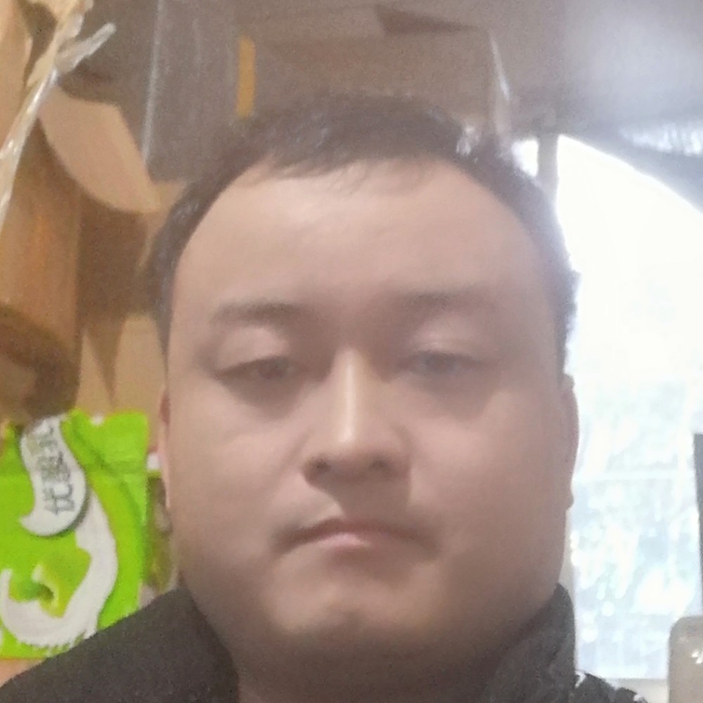 风中就云朵的照片