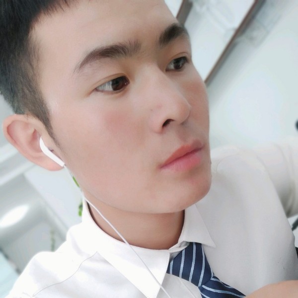 刚出社会的，小伙的照片
