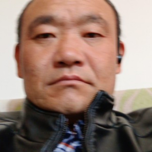 整齐拿蝶衣的照片