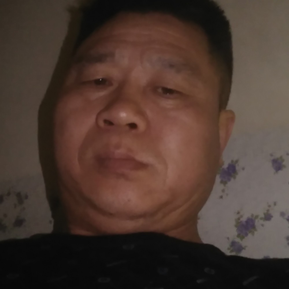 生动唇膏的照片