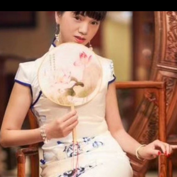 柔情浅吻的照片