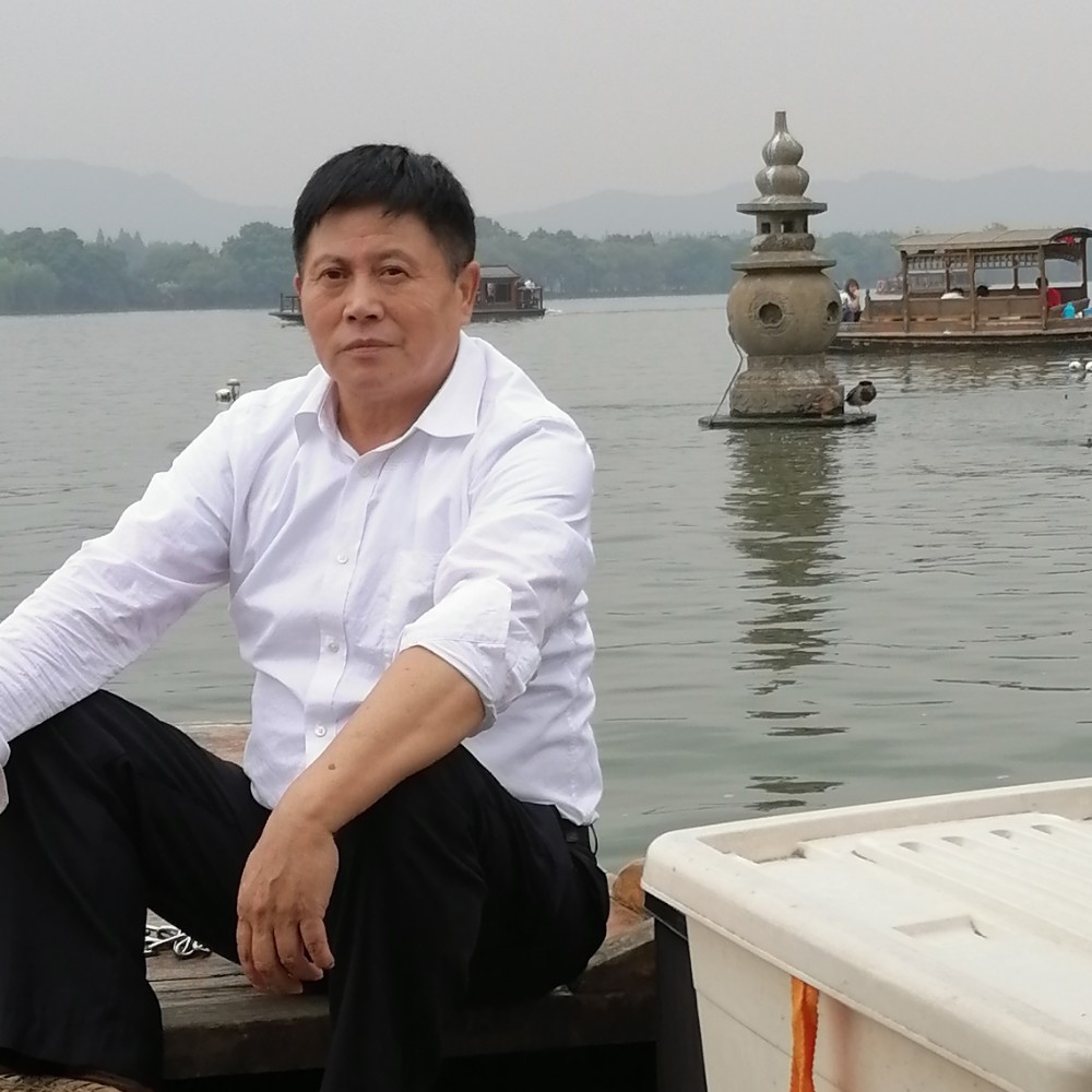 魔镜有傻傻的照片