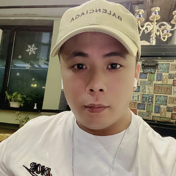 甜美保卫白羊的照片