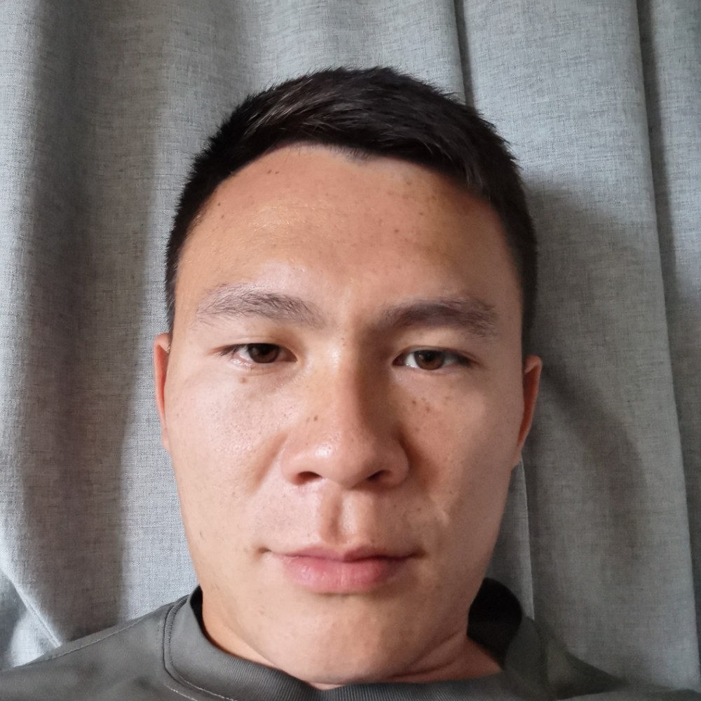 海燕笑点低的照片