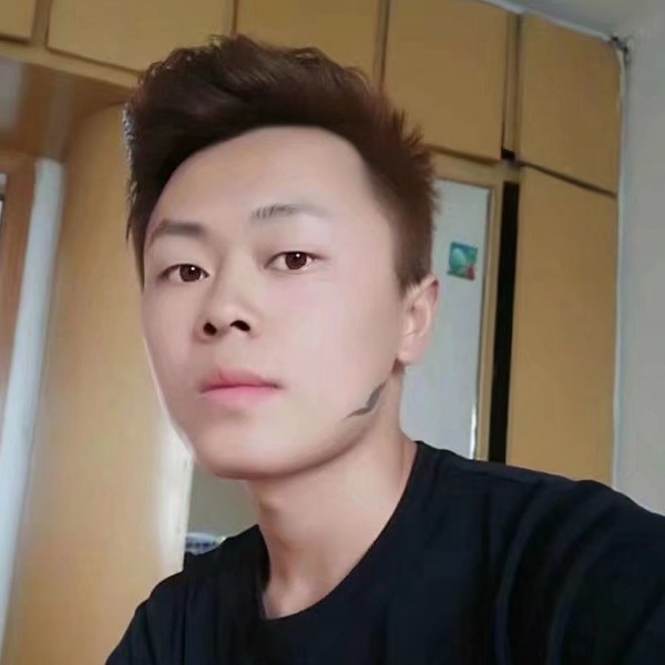 直率拾忆砖头的照片