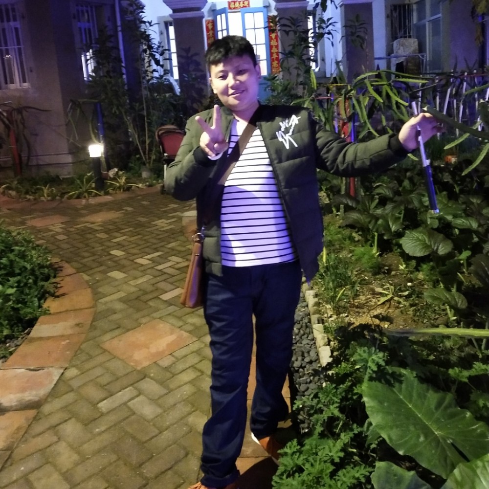 赖志森的照片