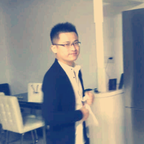 开心快乐男孩的照片