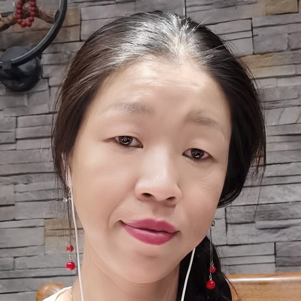 香烟凝眸无奈的照片