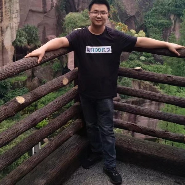 平常向半夏的照片