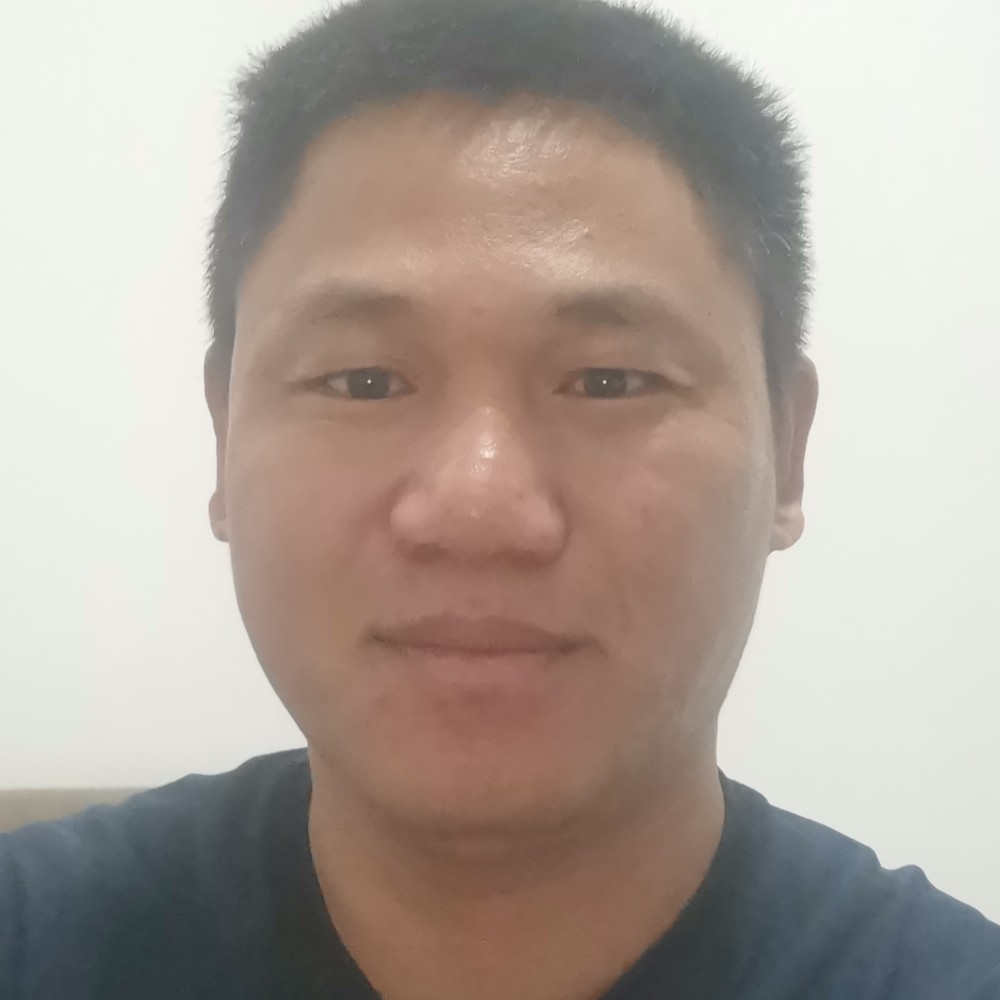 初夏深拥花瓣的照片