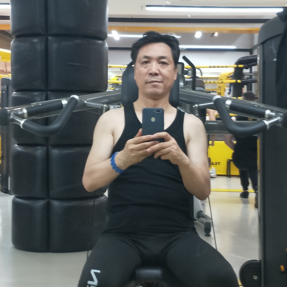 大叔也年轻的照片