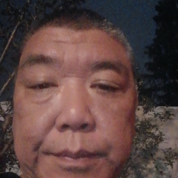 高大深拥离歌的照片