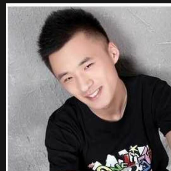 微笑拼搏的照片