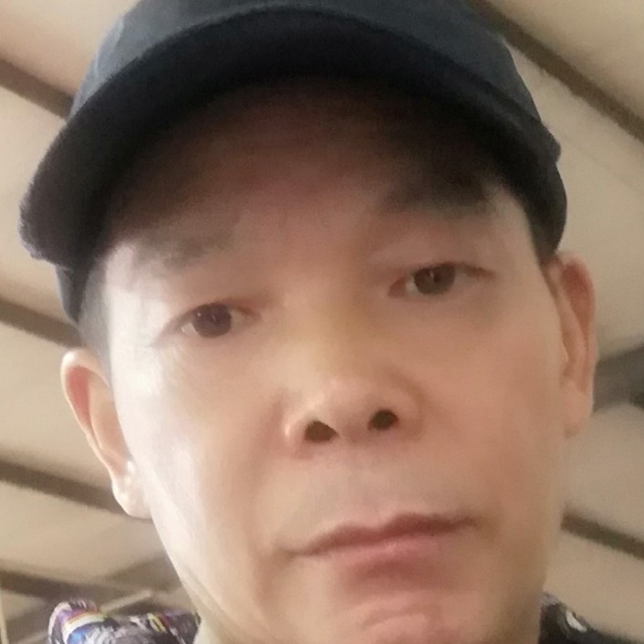 愉快与菠萝的照片