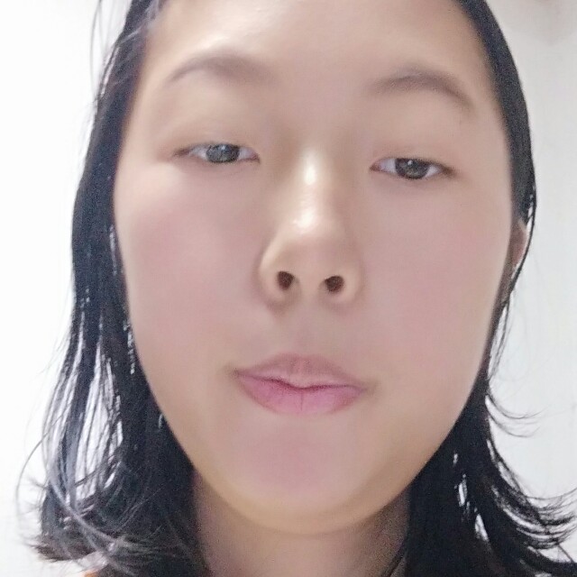 雨中瑰石的照片