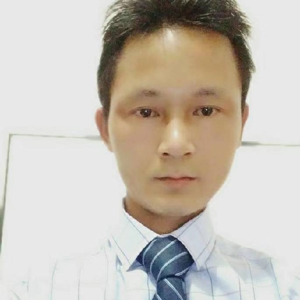 小巧保卫羽裳的照片
