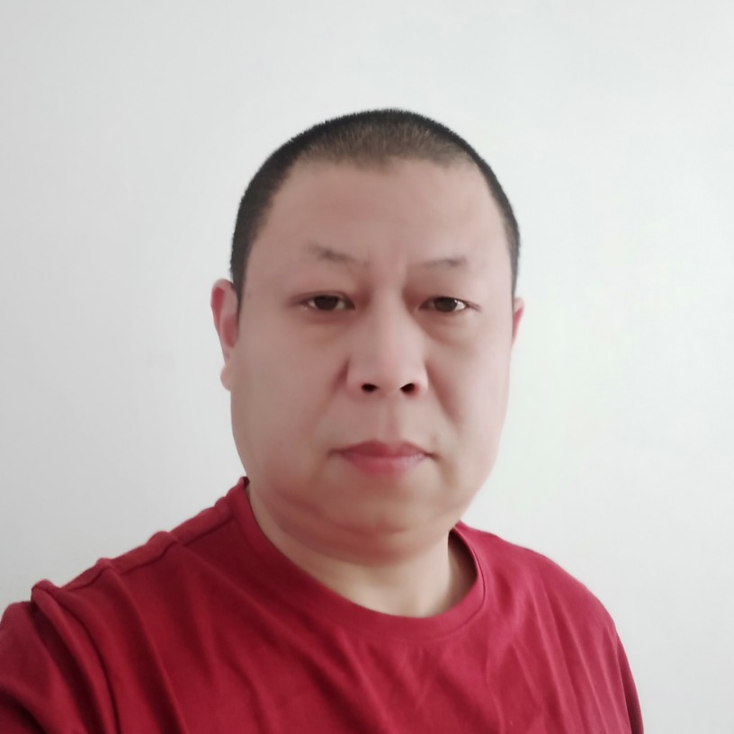 英俊踢回忆的照片
