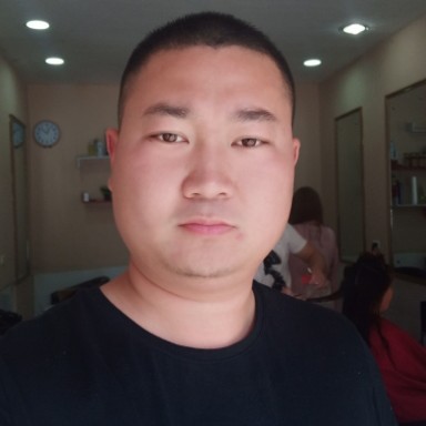 现代朋友的照片