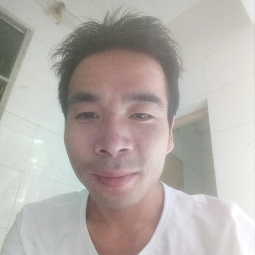 留胡子美女的照片