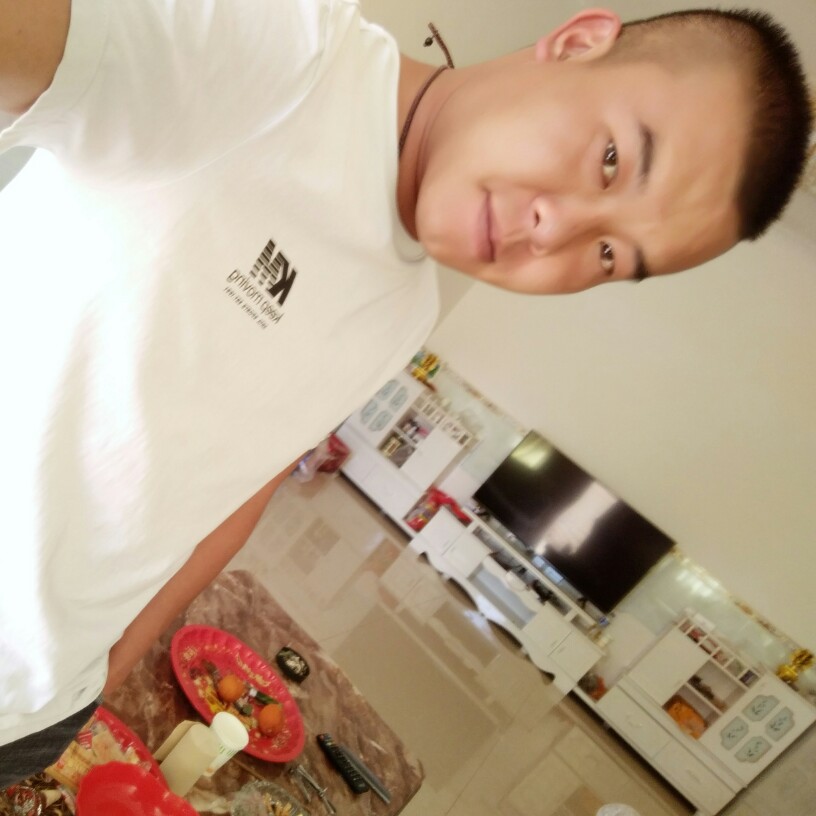 腼腆吃醋如梦的照片