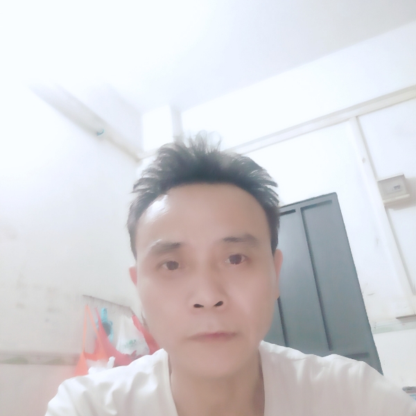 黑猫吃醋瘦瘦的照片